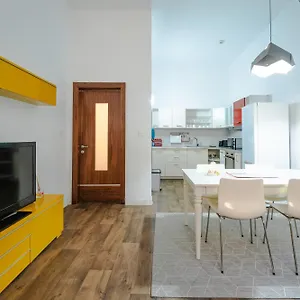  Apartament St Two Bedroom