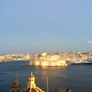 Luciano - Self Catering Valletta